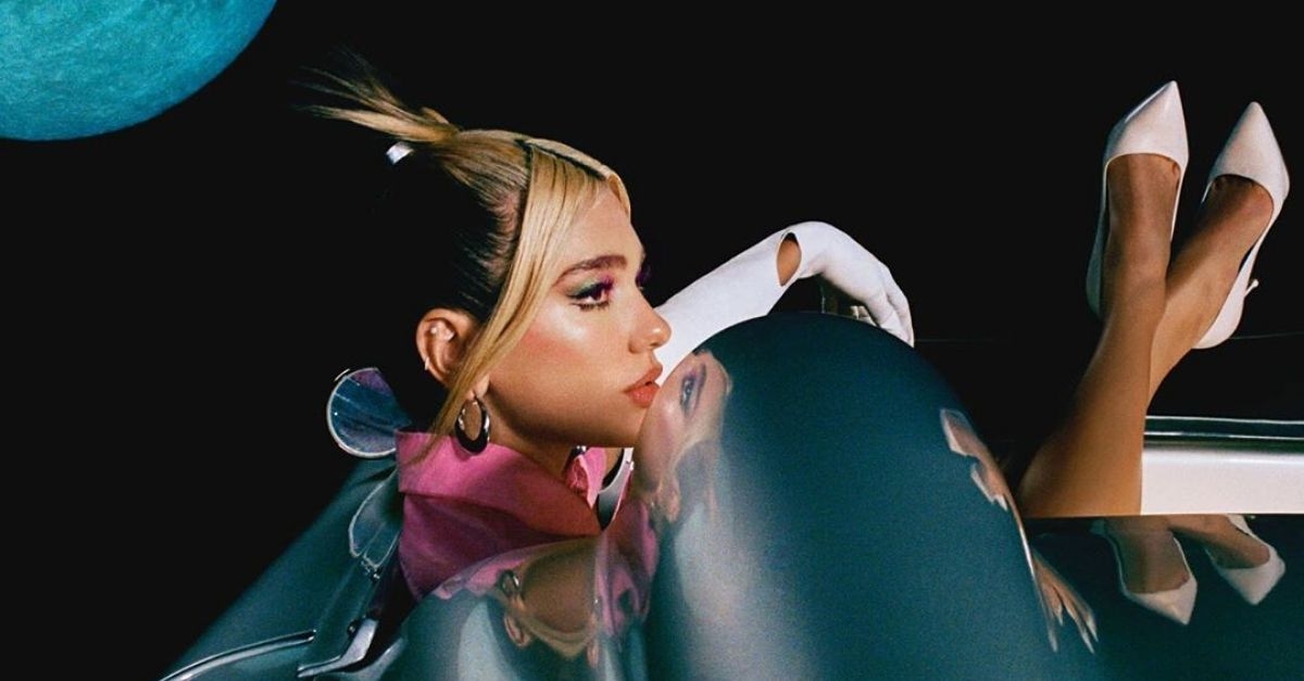 Faixa a faixa | Central Dua Lipa comenta e mostra o desempenho do “Future Nostalgia” neste primeiro mês