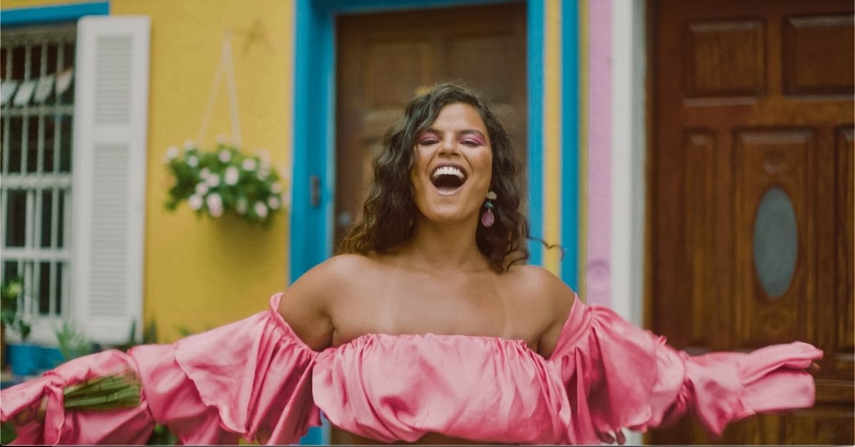 Amanda Magalhães lança single “O amor te dá”