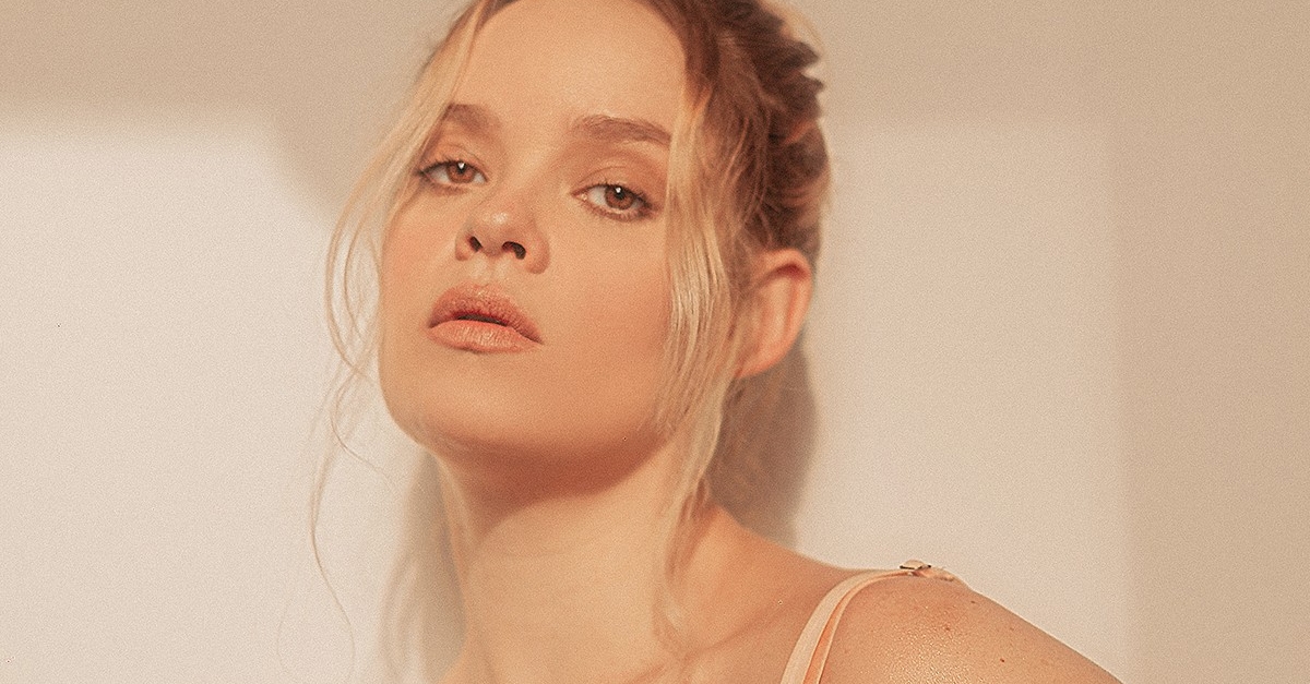 Lorena Simpson lança o single em inglês “Make Me Go”; assista o lyric video!