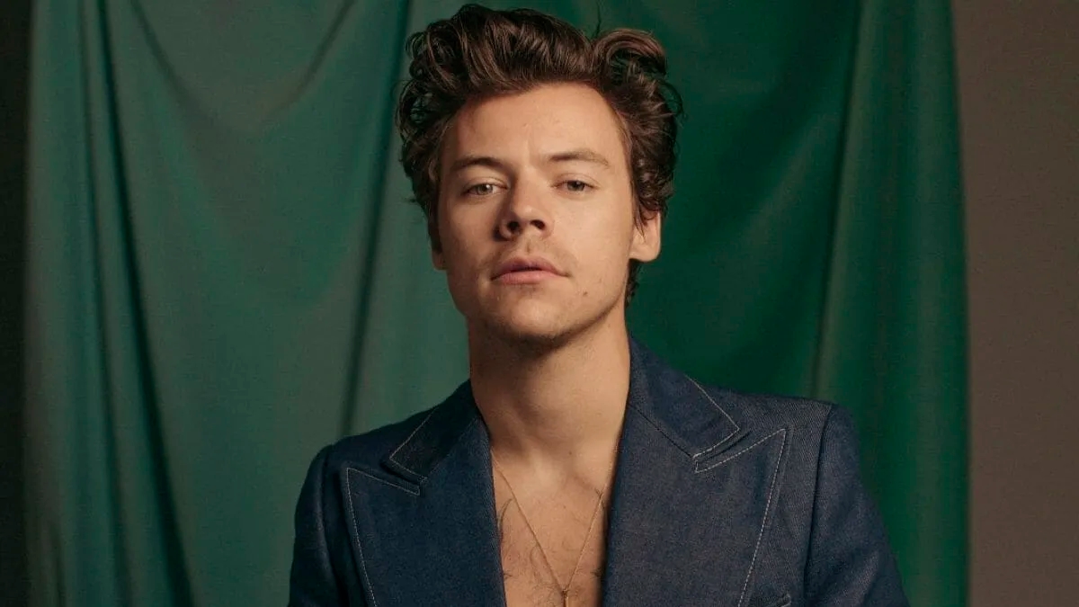Farol Santander ganha projeção em comemoração a novo álbum de Harry Styles