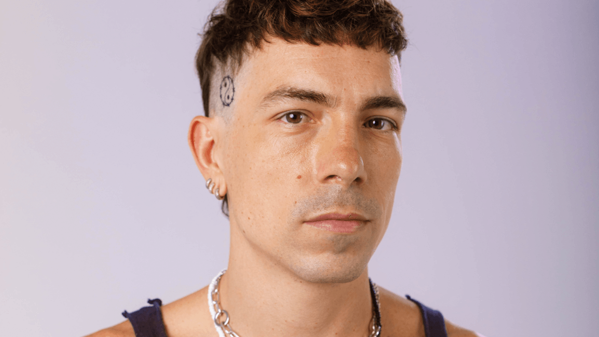 Entrevista | Di Ferrero lança o tão aguardado primeiro disco solo “:( Uma Bad, Uma Farra :)”