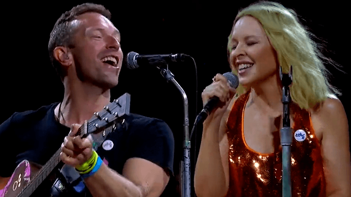 Coldplay recebe Kylie Minogue para performance inédita nos Estados Unidos; assista!