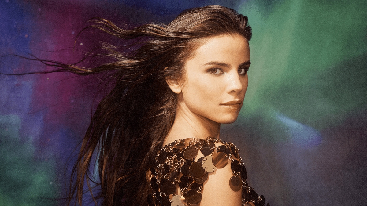 Giulia Be anuncia datas da Disco Voador Tour