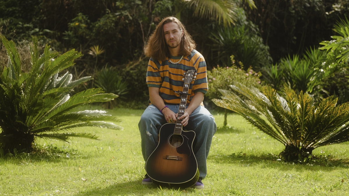 Vitor Kley lança versão acústica de “Porta Retrato”