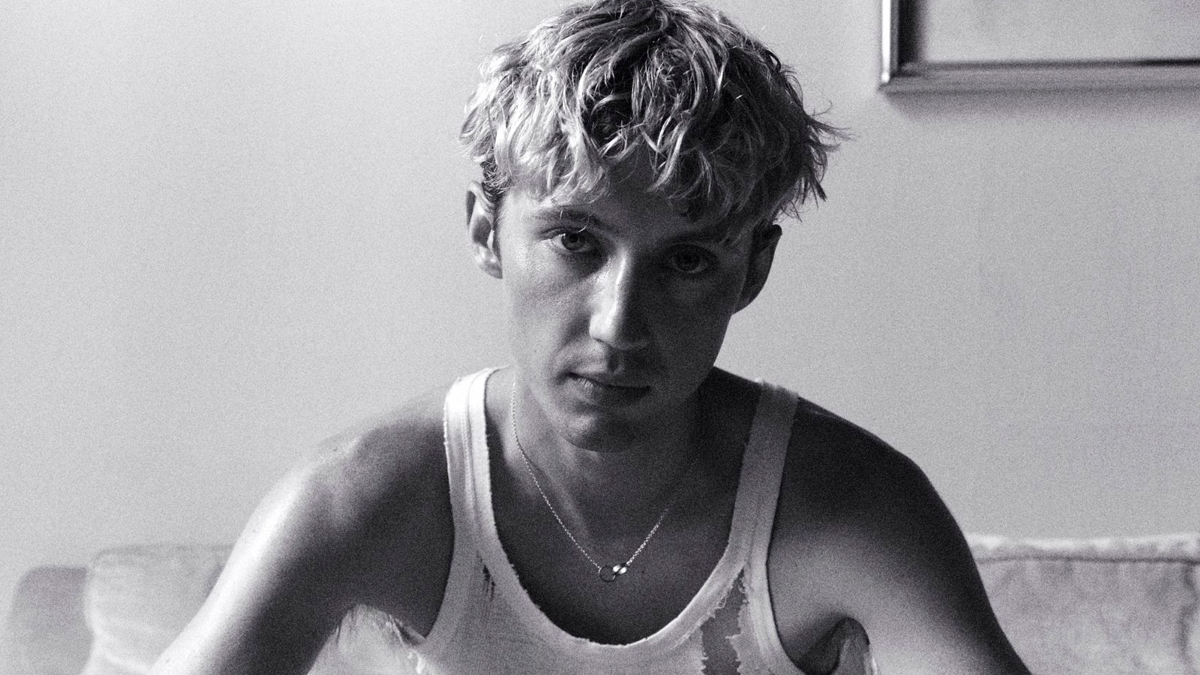 Letra e Tradução: “Silly” – Troye Sivan