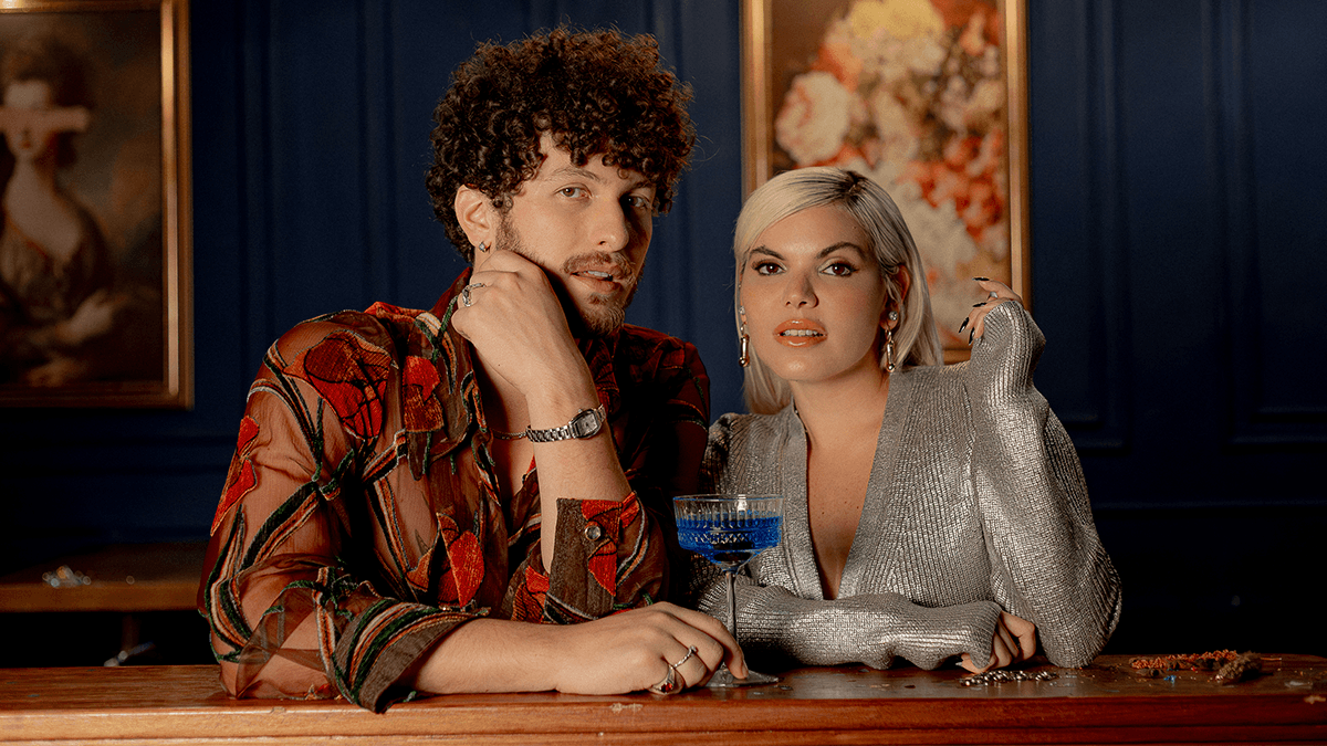 Entrevista | Bryan Behr mergulha no sentimento em “Azul” e convida Duda Beat