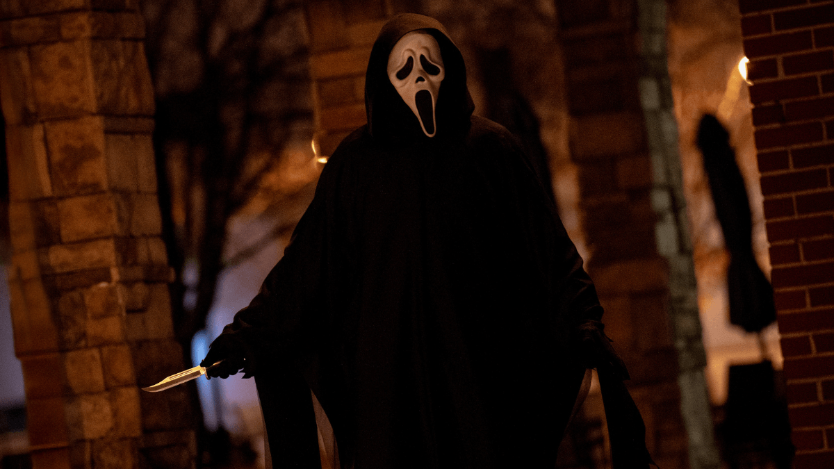 “Pânico 7” entrega sequências de tirar o fôlego e um dos Ghostfaces menos impactantes da franquia | Crítica