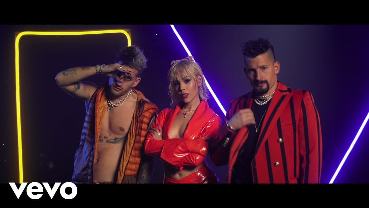 Danna Paola, Mau y Ricky - Cachito