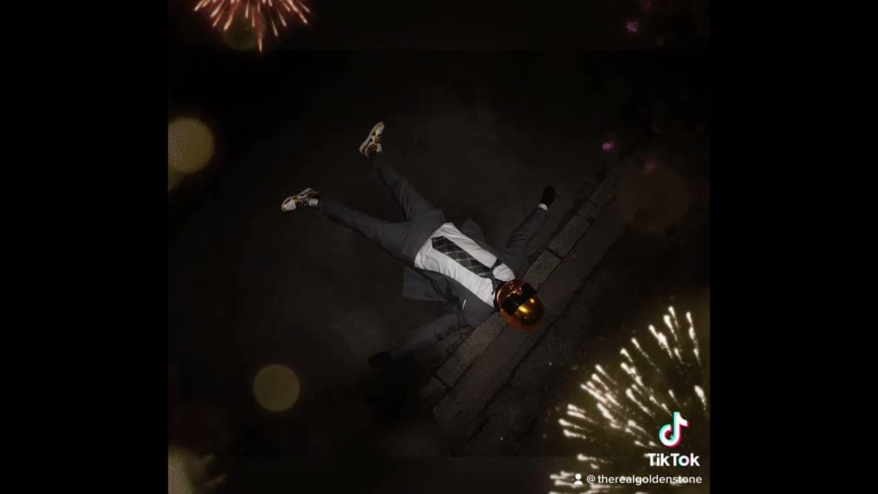 Goldenstone - Sex Bomb Love