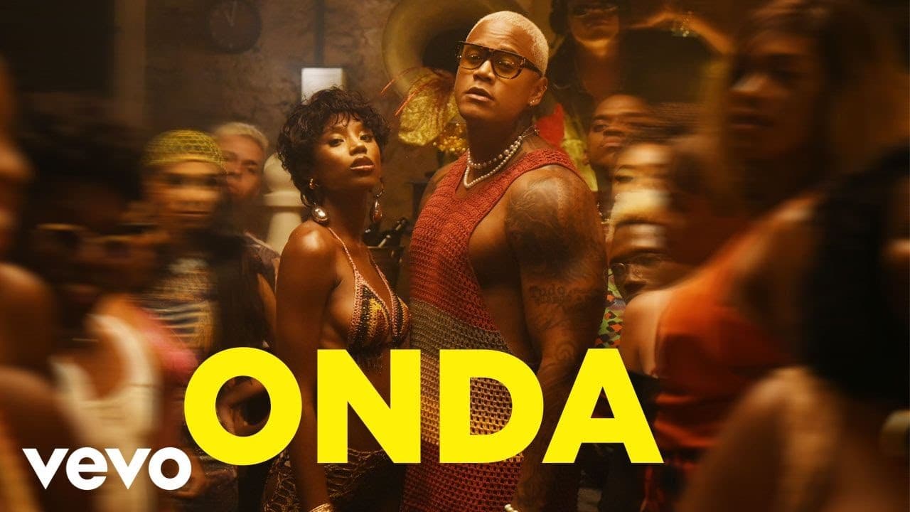 Malía, Léo Santana - Onda