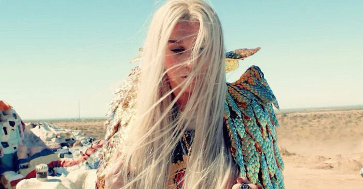 Segura esse Hit! Kesha lança novo single, “Here Comes The Change”