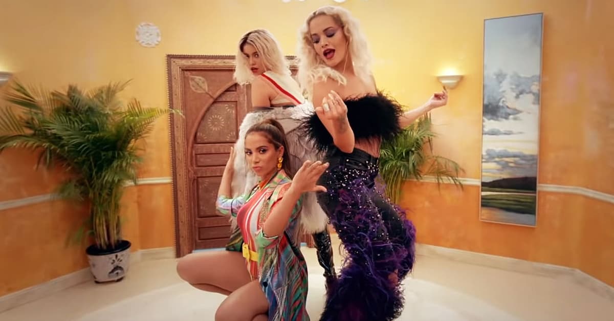 Parceria de Sofia Reyes, Anitta e Rita Ora “R.I.P” ganha clipe vertical