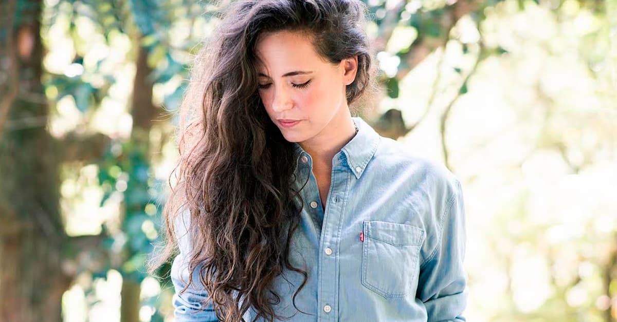 Tiê lança “Longe de Mim” para a trilha sonora de “Órfãos da Terra”; assista ao lyric video!