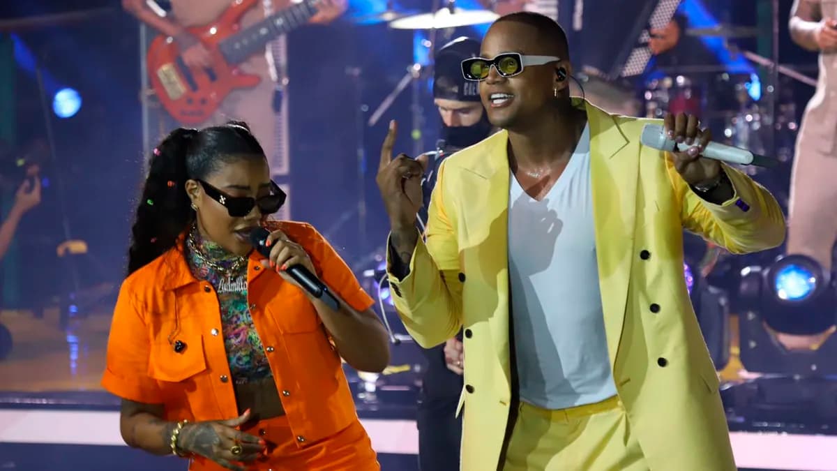 Léo Santana revela que não queria gravar “Invocada”, parceria de sucesso com Ludmilla: “Não conseguia abraçar”