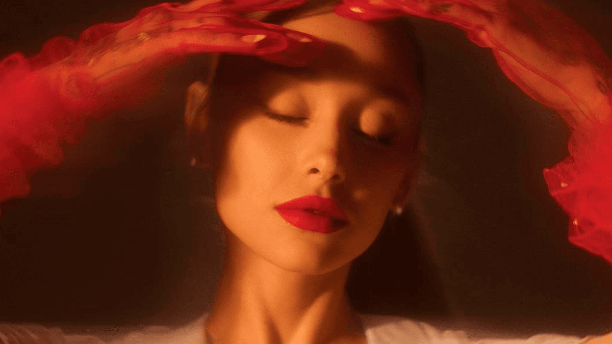 “eternal sunshine”: Ariana Grande lança sétimo álbum da carreira e videoclipe de “we can’t be friends (wait for your love)”