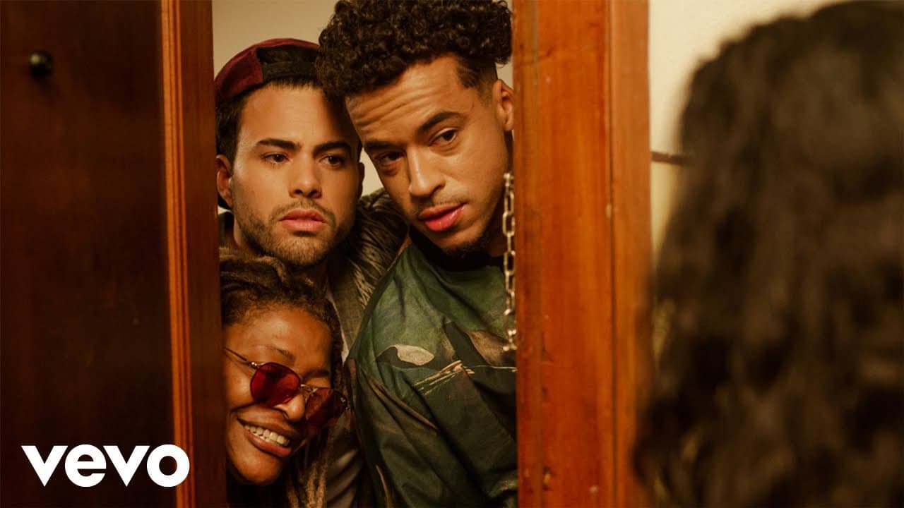 Lagum, L7NNON, Mart'nália - EITA MENINA