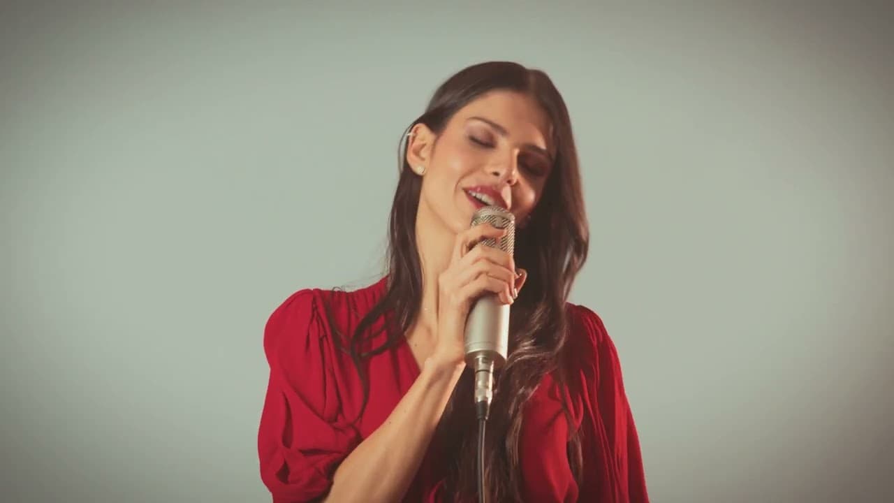 Julia Levy - Cabide (Clipe Oficial)