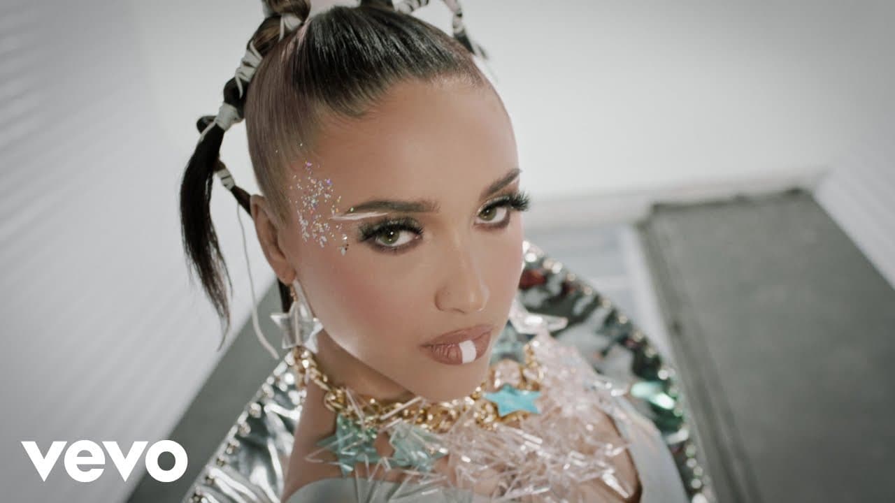 Mariah Angeliq - Hey Siri