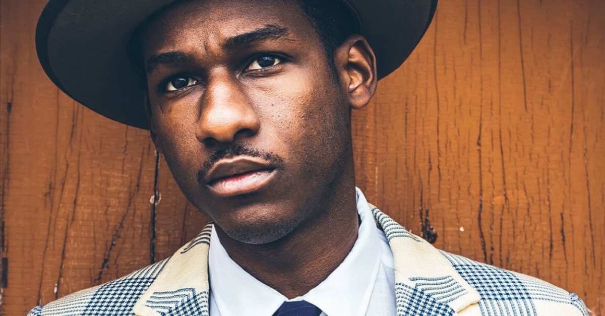 Leon Bridges lança clipe da faixa “If It Feels Good”