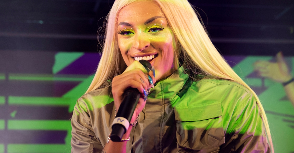Pabllo Vittar lança remix exclusivo de Flash Pose na Amazon Music; saiba mais!