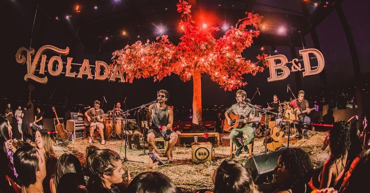 Com clássicos da música sertaneja no repertório, Bruninho e Davi promove “Violada” em São Paulo
