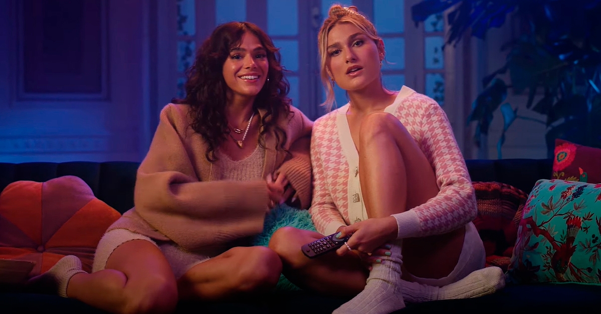 Bruna Marquezine e Sasha Meneghel lançam Desafio Funk das Winx para Netflix