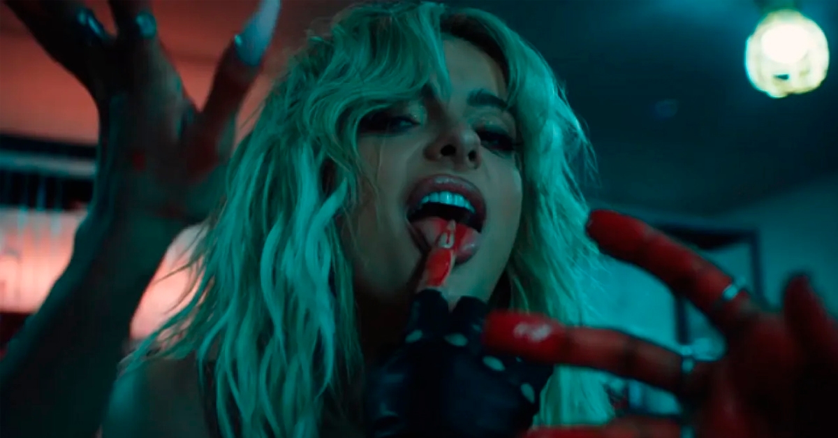 Bebe Rexha é uma vampira poderosa no clipe de “Sacrifice”; assista!