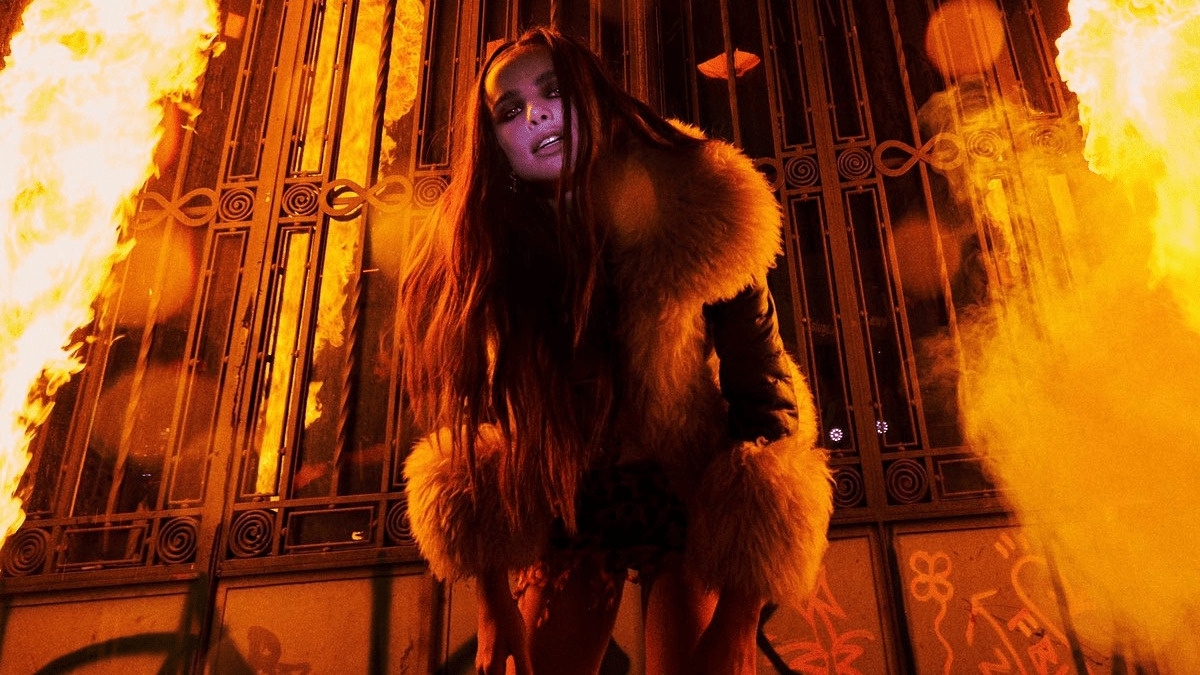 GIULIA BE divulga capa do single “FBI” e inicia campanha de pré-save; saiba mais!