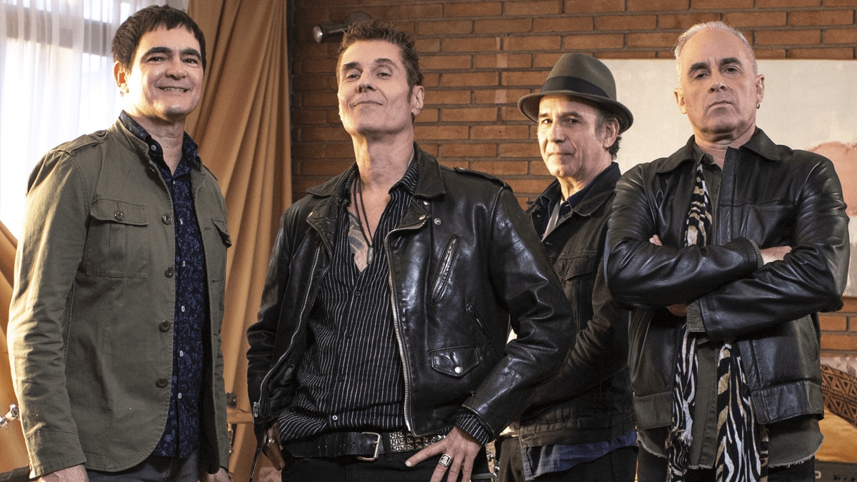 Capital Inicial e Samuel Rosa lançam a romântica “Amor Em Vão”; ouça!