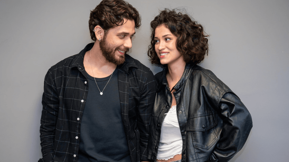 Gustavo Mioto e Maya Aniceto estreiam novelinha “Cinderela e o Segredo do Pobre Milionário” no Globoplay; veja detalhes!